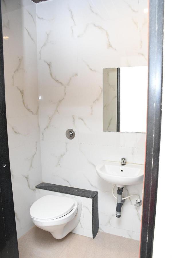 Hotel Sai Shatabdi Shirdi Bilik gambar